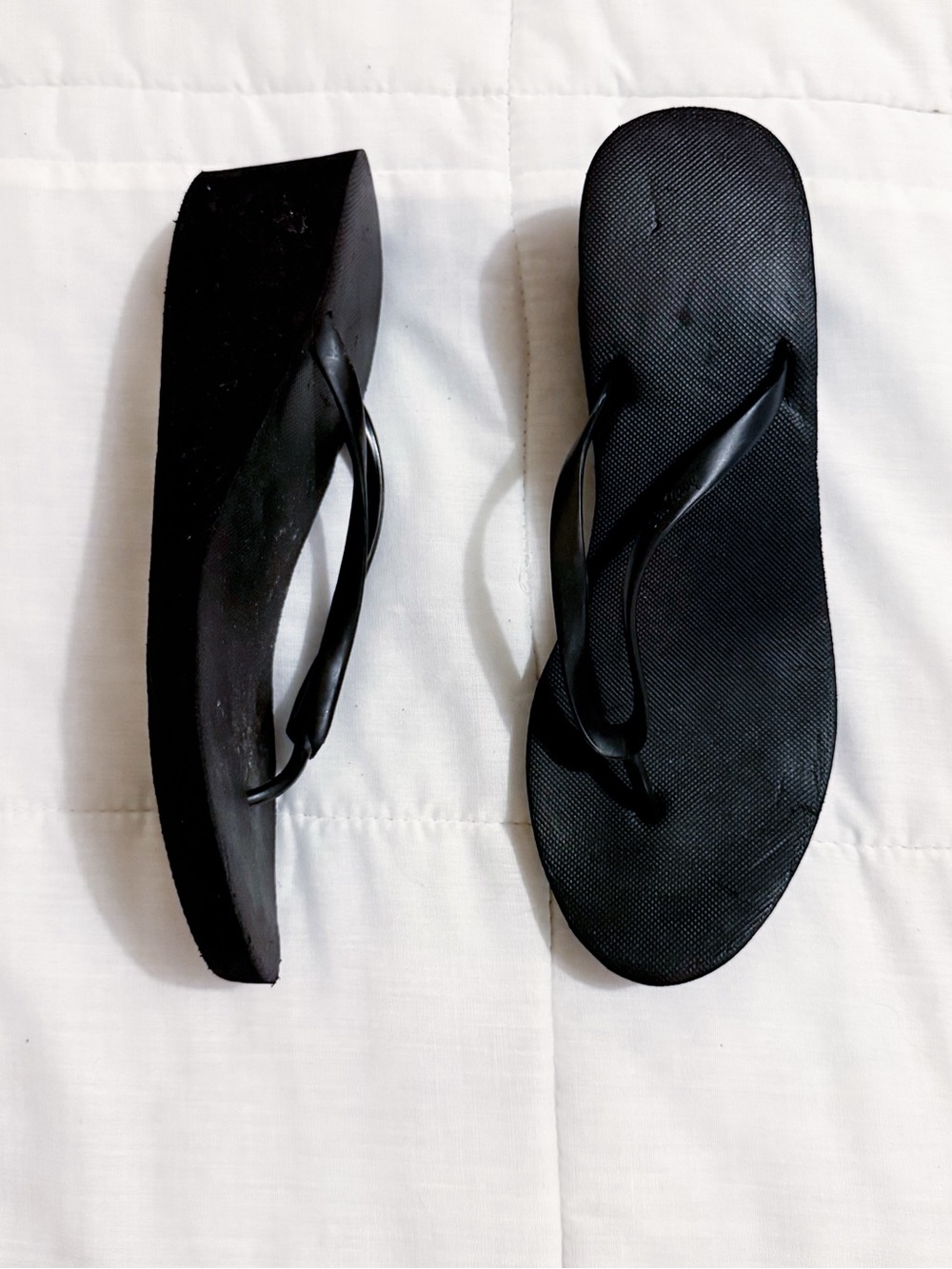 Old navy vintage y2k wedge flipflops